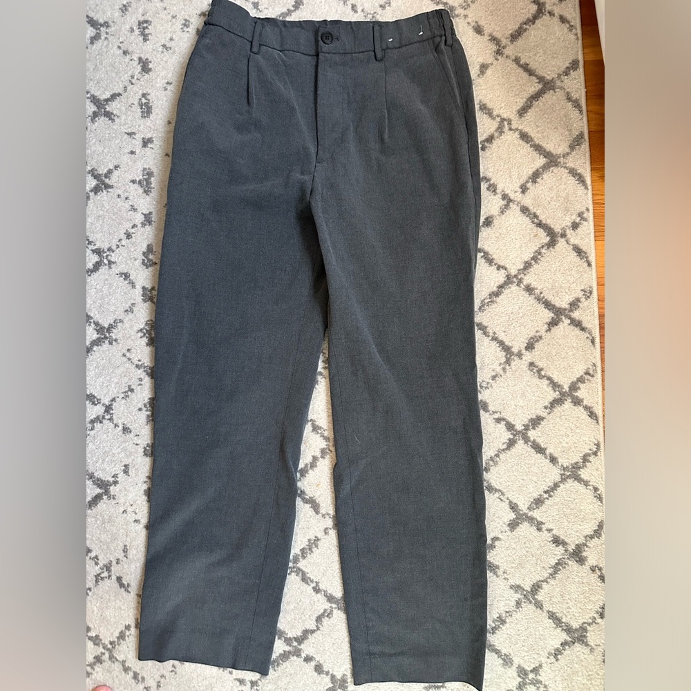 Uniqlo men’s stretch waist pants; dark grey; fits 30-33 in waist